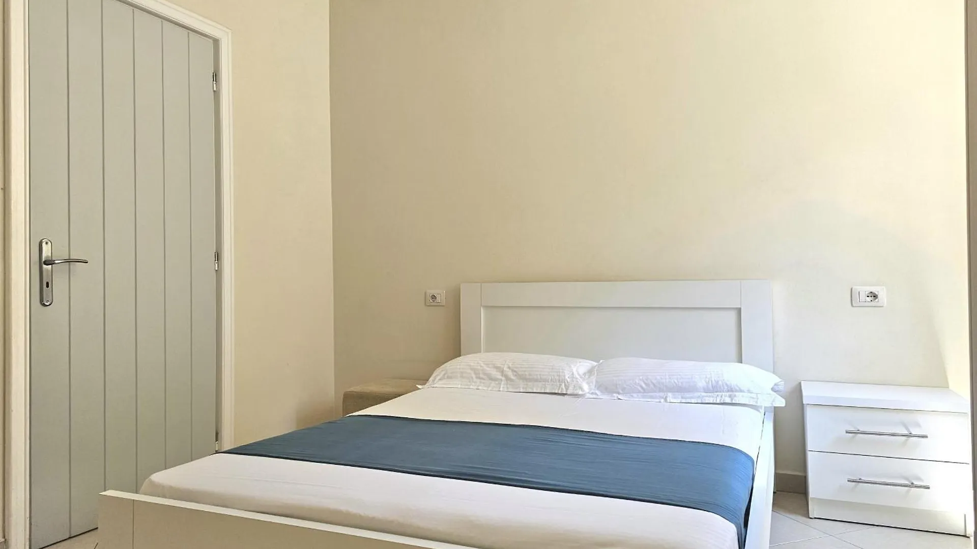 Lägenhet Happy Stay Eri Sarandë Albanien