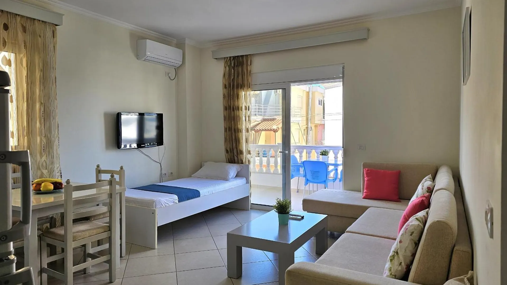 Happy Stay Eri Sarandë
